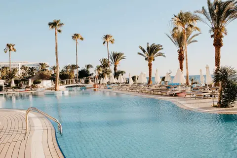 Sunrise Beach Hotel in Παραλίμνι — foto 18