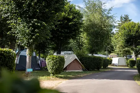Camping Paradis L Europe in Murol — foto 6