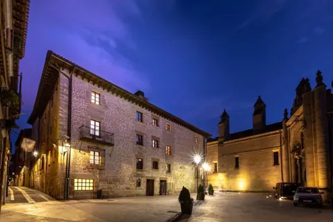 Hotel Palacio de Pujadas by Mij in Viana