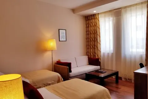 Aragosta Restaurand-Hotel in Durres — foto 21