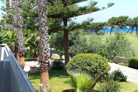 Blue Nest Hotel in Τιγκάκι — foto 27
