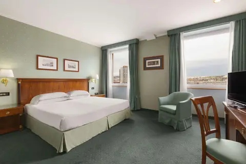 Ramada by Wyndham Naples in Napels — foto 29