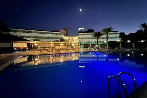 Adelais Bay in Paralimni — foto 16