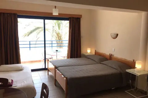 Vrachia Beach Resort in Paphos — foto 6
