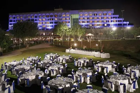 Crowne Plaza Muscat in السيب — foto 7