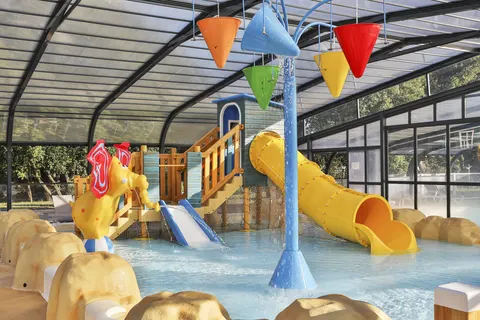 Camping Le Petit Rocher foto 2