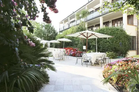 Hotel Savoy Palace in Gardone Riviera — foto 12