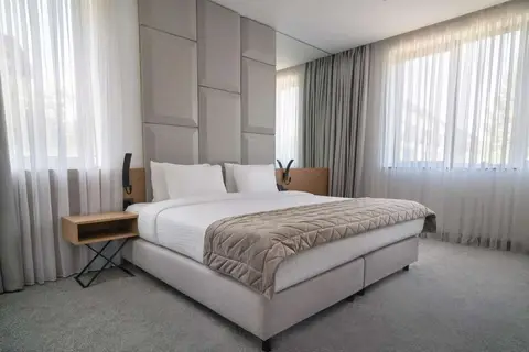 Hotel Mona Plaza in Belgrado — foto 2