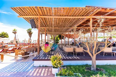 Sol Tropikal Durres in Durrës — foto 20