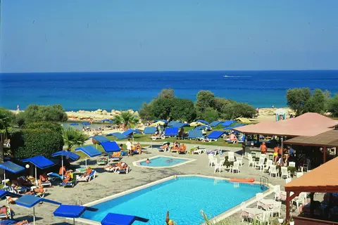 Mimosa Beach in Παραλίμνι — foto 3