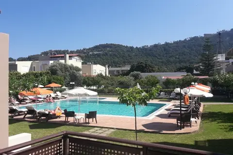 Santa Helena in Ιαλυσός — foto 21