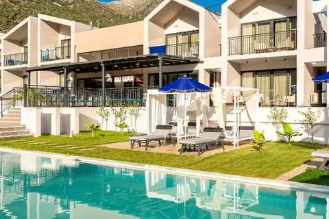 T Hotel Premium Suites in Vlichada, foto 28