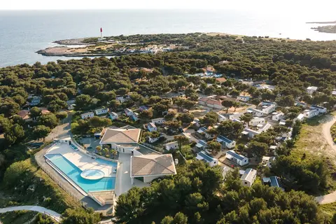 Camping L Arquet - Côte Bleue in Martigues
