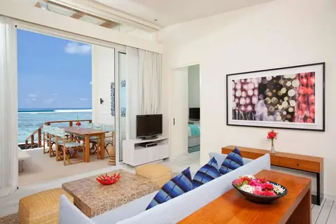 Holiday Inn Resort Kandooma Maldives in Holiday Inn Resort - Reception — foto 13