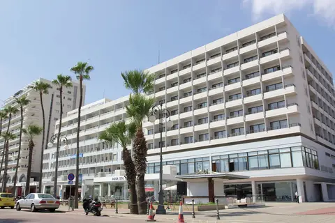 Sun Hall Beach Hotel Apts in Larnaca