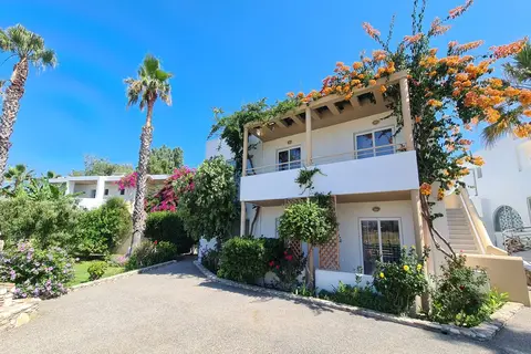 Irina Beach Hotel in Τιγκάκι — foto 11