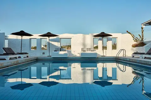 Mr & Mrs White Paros Suites & More in Νάουσα