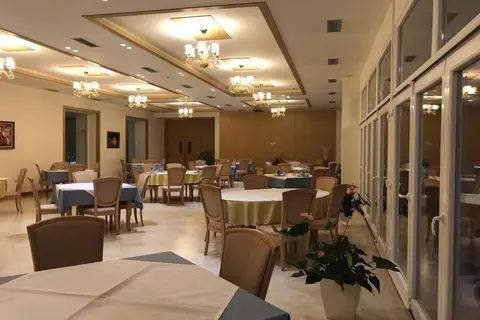 Grand White City Hotel in Berat — foto 3