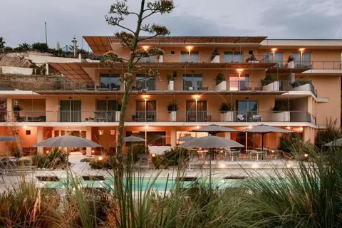 Luna Minoica Suites & Apartments in Montallegro