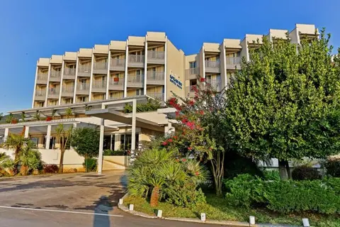 Carine Hotel Delfin in Bijela — foto 23