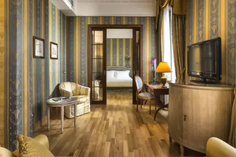 Sina de la Ville in Milaan — foto 30