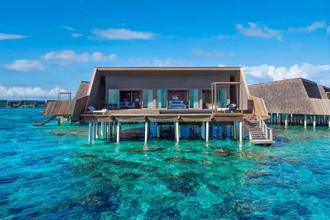 The St. Regis Maldives Vommuli Resort in The St. Regis Vommuli Resort,Maldives — foto 2