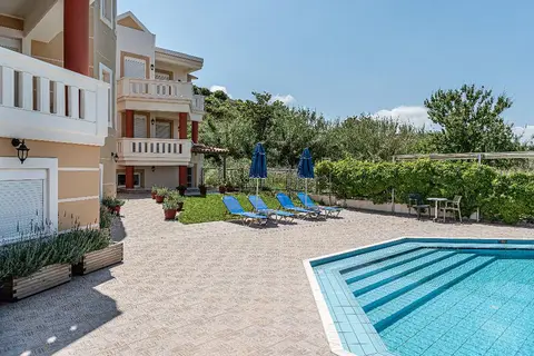 Artemis Apartments in Kato Stalos, foto 4