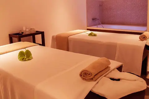 Melia Castilla in Madrid — foto 9