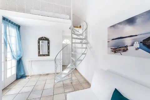 Lavarock Santorini in Δημοτική Ενότητα Θήρας — foto 5