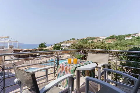 Sunrise Suites in Καλύβες — foto 9