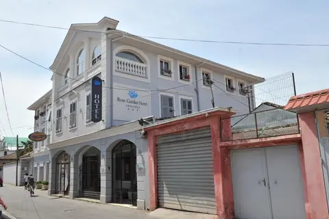 Rose Garden Hotel in Shkodra — foto 17