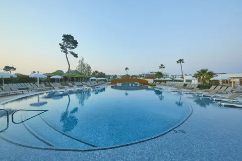 BG Tonga Tower Design Hotel & Suites in Santa Margalida — foto 4
