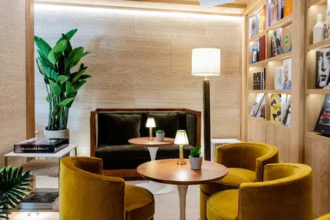 Browns Avenue Hotel in Almada — foto 8