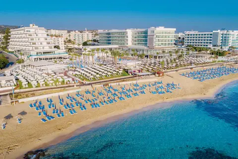 Constantinos The Great Beach in Παραλίμνι — foto 21