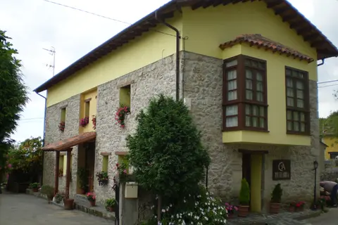Casa De Aldea Ruiloba in Ribadesella/Ribeseya