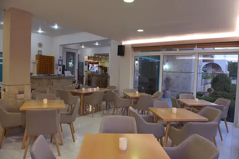 Barbie Hotel & Apartments in Ιαλυσός — foto 8