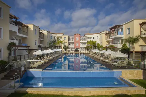 Louis Althea Beach in Παραλίμνι — foto 16