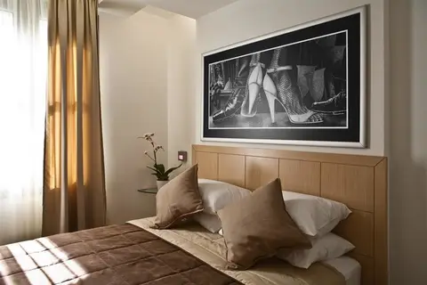 Chic in Athene — foto 13