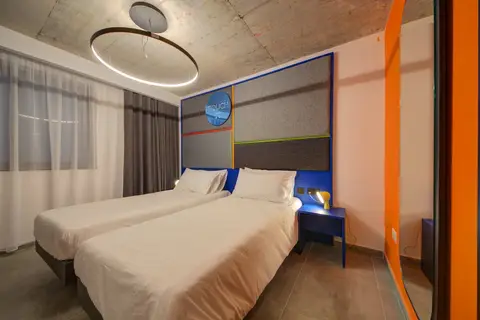 IKYK Hotel in San Ġiljan — foto 6