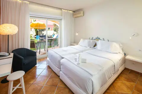 Costa d'Oiro Ambiance Village in Lagos — foto 4