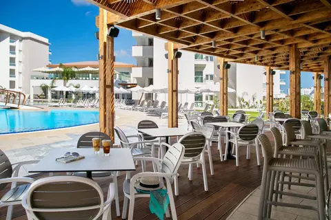 Vangelis Hotel & Suites in Παραλίμνι — foto 13