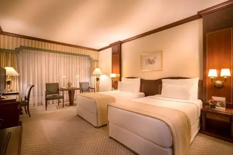 Corniche Hotel Abu Dhabi in الدَّانَةْ — foto 6