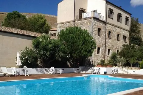 Sant' Agata in Piana degli Albanesi, foto 2