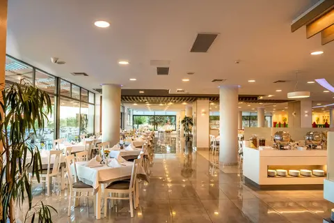 Grand Hotel Holiday Resort in Chersonisos Municipal Unit, foto 21