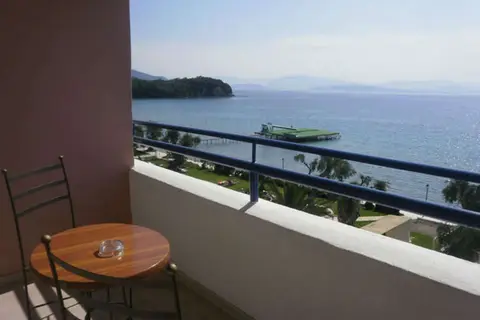 Elea Beach in Δασσιά — foto 11