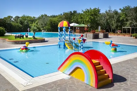 Camping hu Montescudaio Village in Montescudaio, foto 3