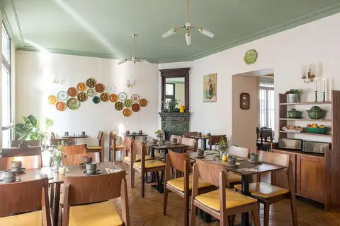 Hotel de la Porte Doree in Parijs — foto 7