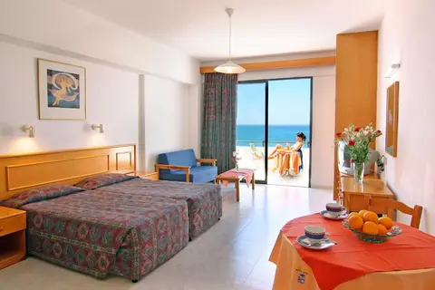 Corallia Beach Hotel Apartments in Πέγεια — foto 30