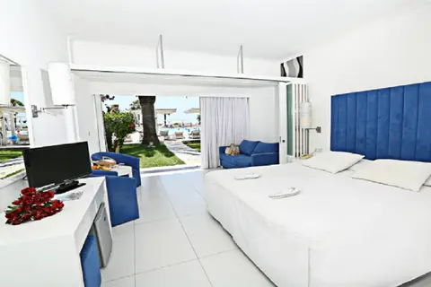 The Dome Beach Hotel & Resort in Ayia Napa — foto 12