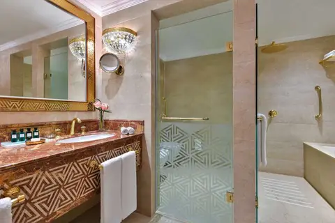 Sheraton Grand Doha Resort & Convention Hotel in Doha — foto 20